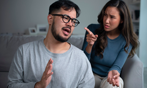 Pasangan Memanipulasi Membuat Stres Emosional Kepanjangan