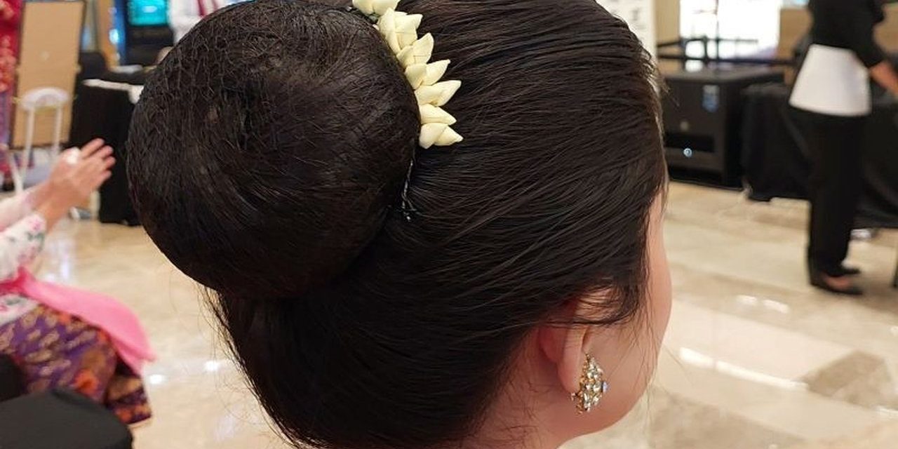 Penataan Rambut Tradisional Konde Untuk Membentuknya