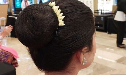 Penataan Rambut Tradisional Konde Untuk Membentuknya