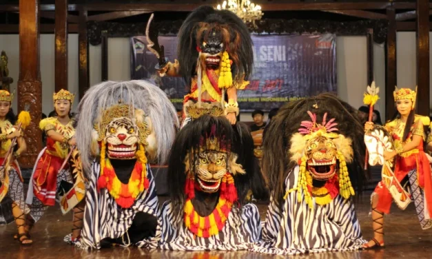 Atraksi Hiburan Karnaval Atau Pertunjukan Di Sebuah Tempat