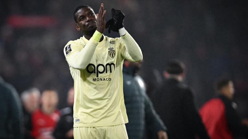 Gelandang Manchester United Paul Pogba Pemain Profesional