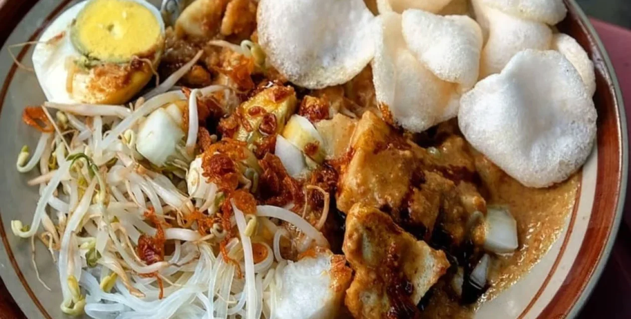 Kuliner Khas Indonesia Makanan Ketoprak Bumbu Kacang