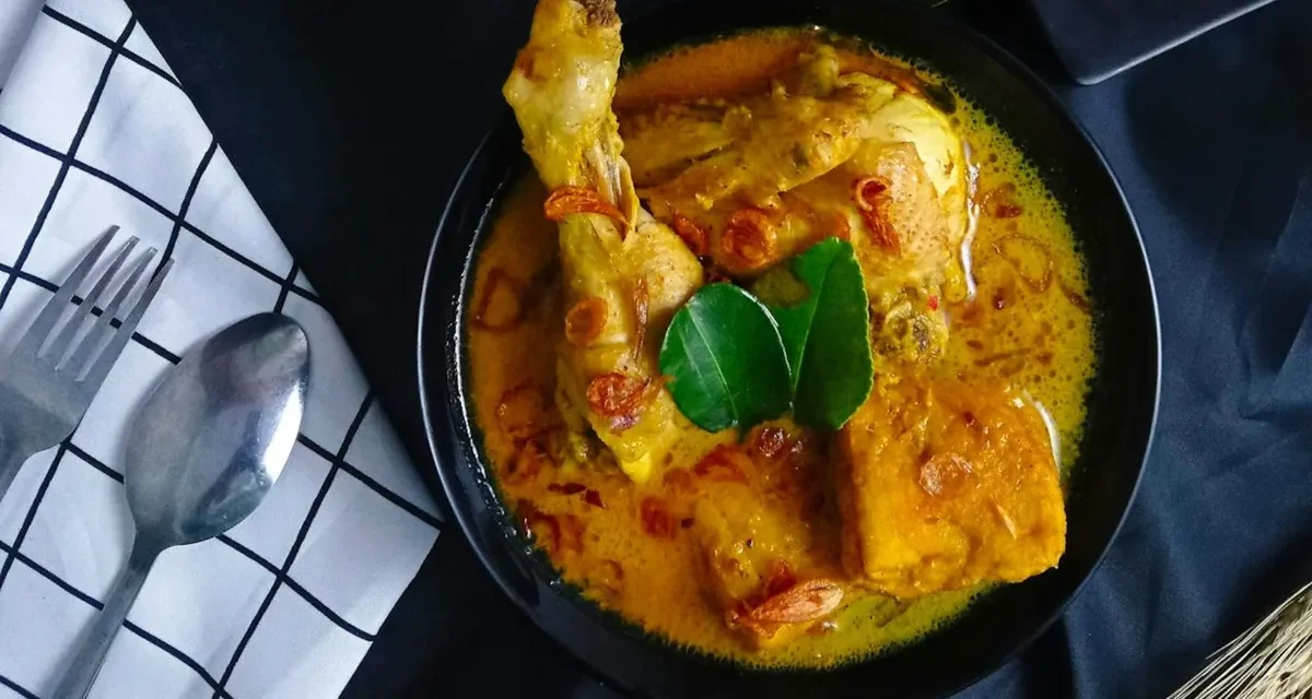 Penggugah Selera Opor Ayam Hidangan Dari Indonesia