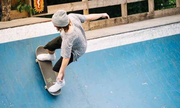 Olahraga Di Papan Skateboard Yang Cukup Sulit