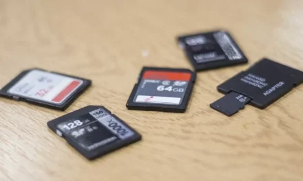 Teknologi Penyimpanan Data Melalui Sebuah Memory Card