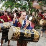 Permainan Musik Dengan Menggunakan Alat Gendang