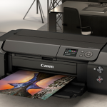 Perangkat Keras Printer Untuk Mencetak Kertas Dengan Isinya