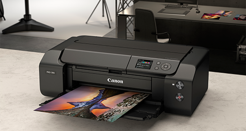 Perangkat Keras Printer Untuk Mencetak Kertas Dengan Isinya
