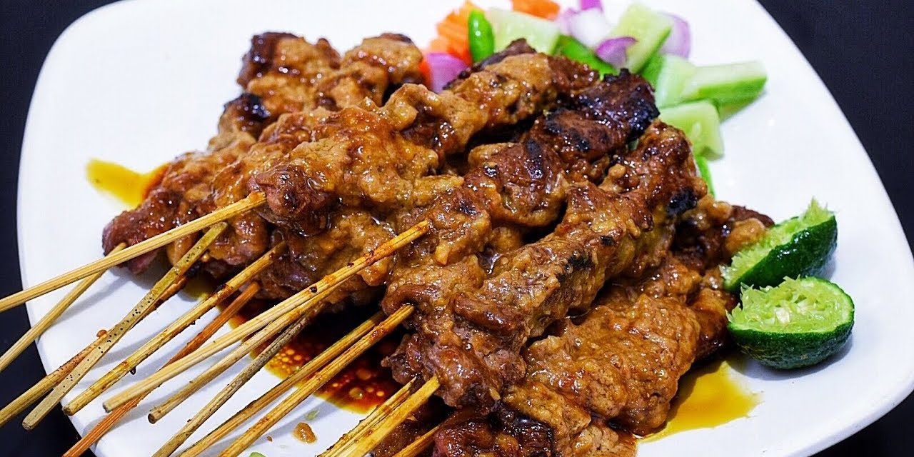 Makanan Khas Madura Sate Dengan Bumbu Kacang