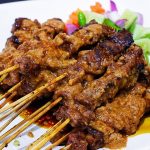 Makanan Khas Madura Sate Dengan Bumbu Kacang