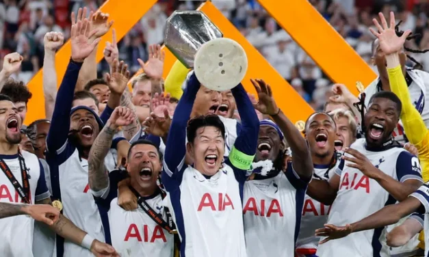 Liga Inggris Sepakbola Mempunyai Klub Tottenham Hotspur