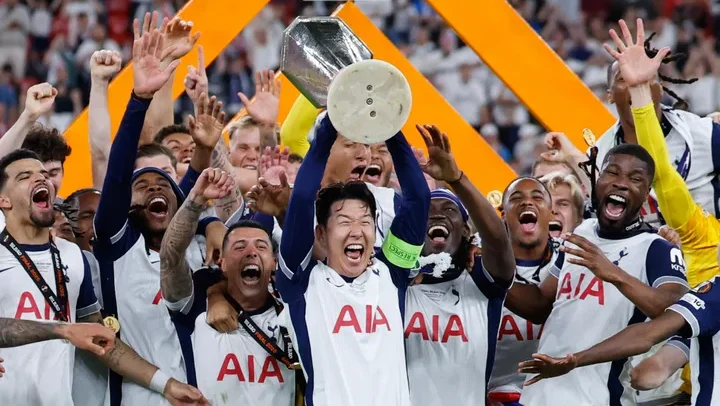 Liga Inggris Sepakbola Mempunyai Klub Tottenham Hotspur