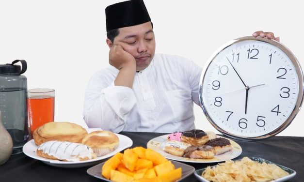 Menahan Nafsu Makan Maupun Minum Saat Sedang Berpuasa