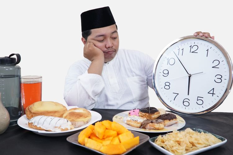 Menahan Nafsu Makan Maupun Minum Saat Sedang Berpuasa