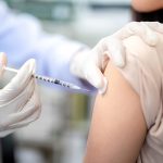 Penyuntikan Biologis Vaksin Kepada Seseorang