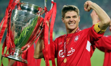 Pemain Tengah Inggris Seorang Gelandang Steven Gerrard