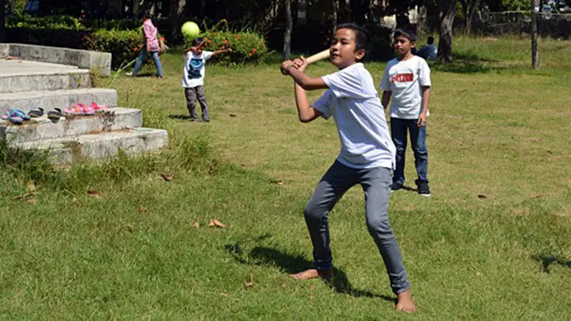 Olahraga Pemukul Tradisional Sebuah Permainan Kasti