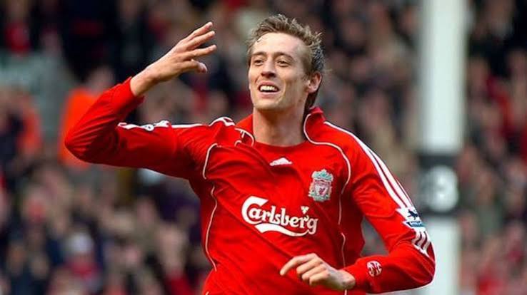 Fisik Tinggi Pesepakbola Peter Crouch Pemain Inggris