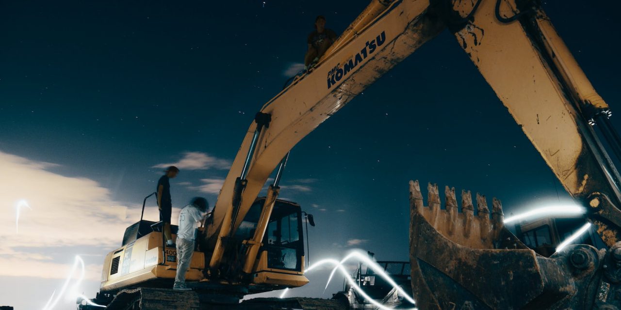 Peralatan Konstruksi Sebuah Alat Berat Beko