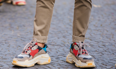 Sebuah Kemajuan Peradaban Dengan Adanya Sepatu Alas Kaki