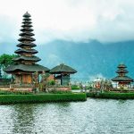 Sebuah Cekungan Perairan Danau Yang Dalam