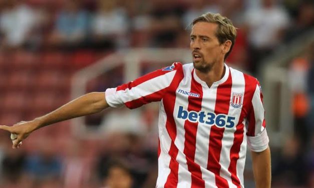 Pemain Bola Tertinggi Dari Inggris Peter Crouch