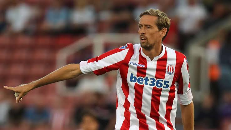 Pemain Bola Tertinggi Dari Inggris Peter Crouch
