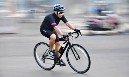 Olahraga Keren BMX Dengan Sepeda Berukuran Kecil