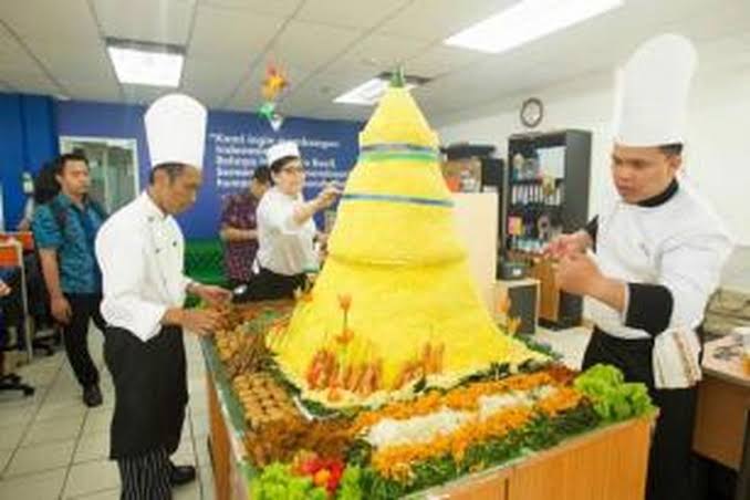 Hidangan Sakral Tumpeng Setiap Acara