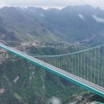 Sebuah Penyeberangan Jembatan Yang Cukup Kuat