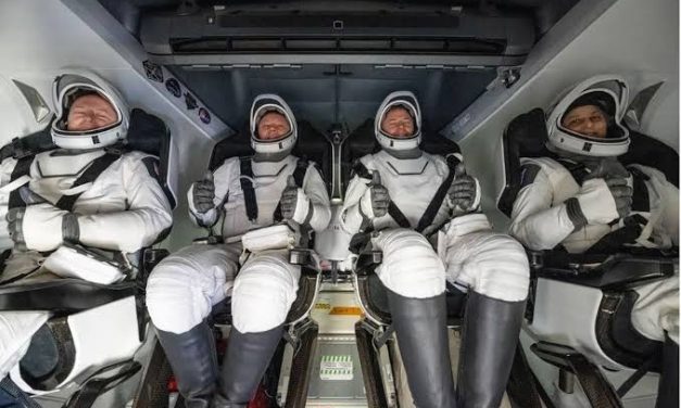 Seseorang Profesi Astronot Untuk Ke Luar Angkasa