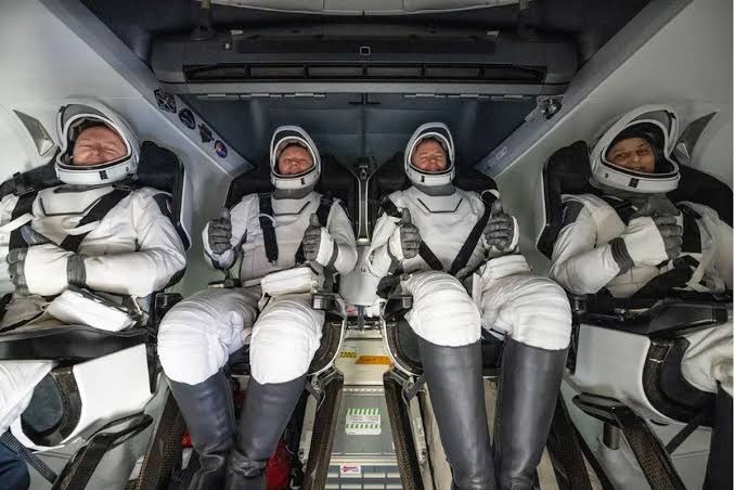 Seseorang Profesi Astronot Untuk Ke Luar Angkasa