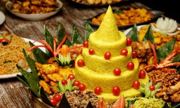 Hidangan Makanan Tumpeng Yang Menjadi Tradisi