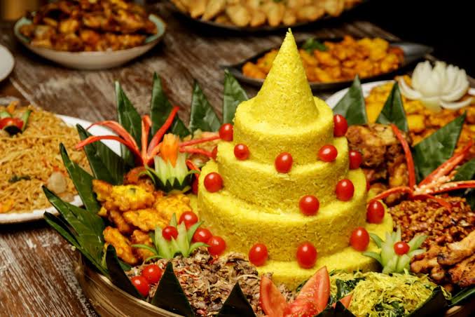 Hidangan Makanan Tumpeng Yang Menjadi Tradisi
